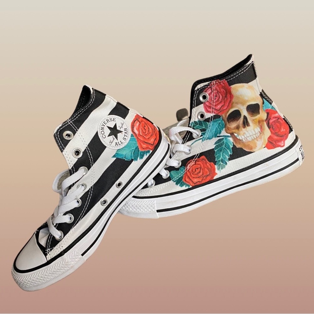 Chuck Taylor Converse All Stars Size 4.5 Mens and 6.5 Womens *NEW*